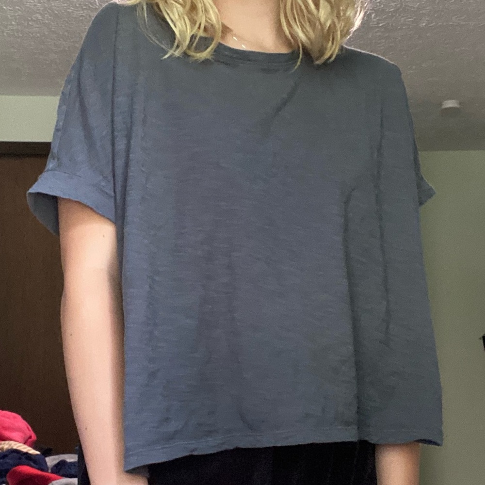 old navy tshirt